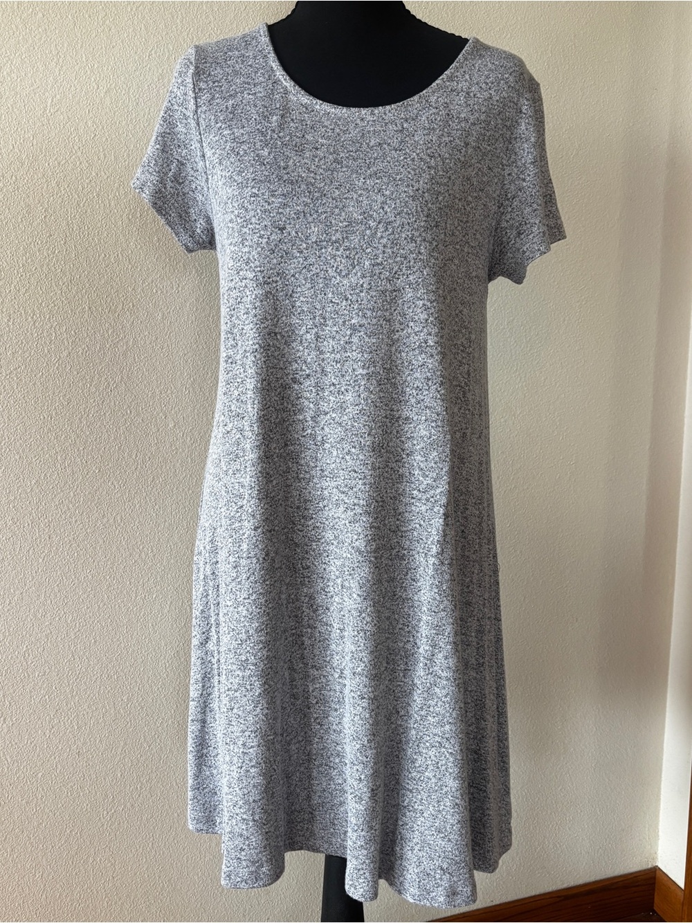 Womens Old Navy Casual Short Sleeve Heather Gray Dress size Medium